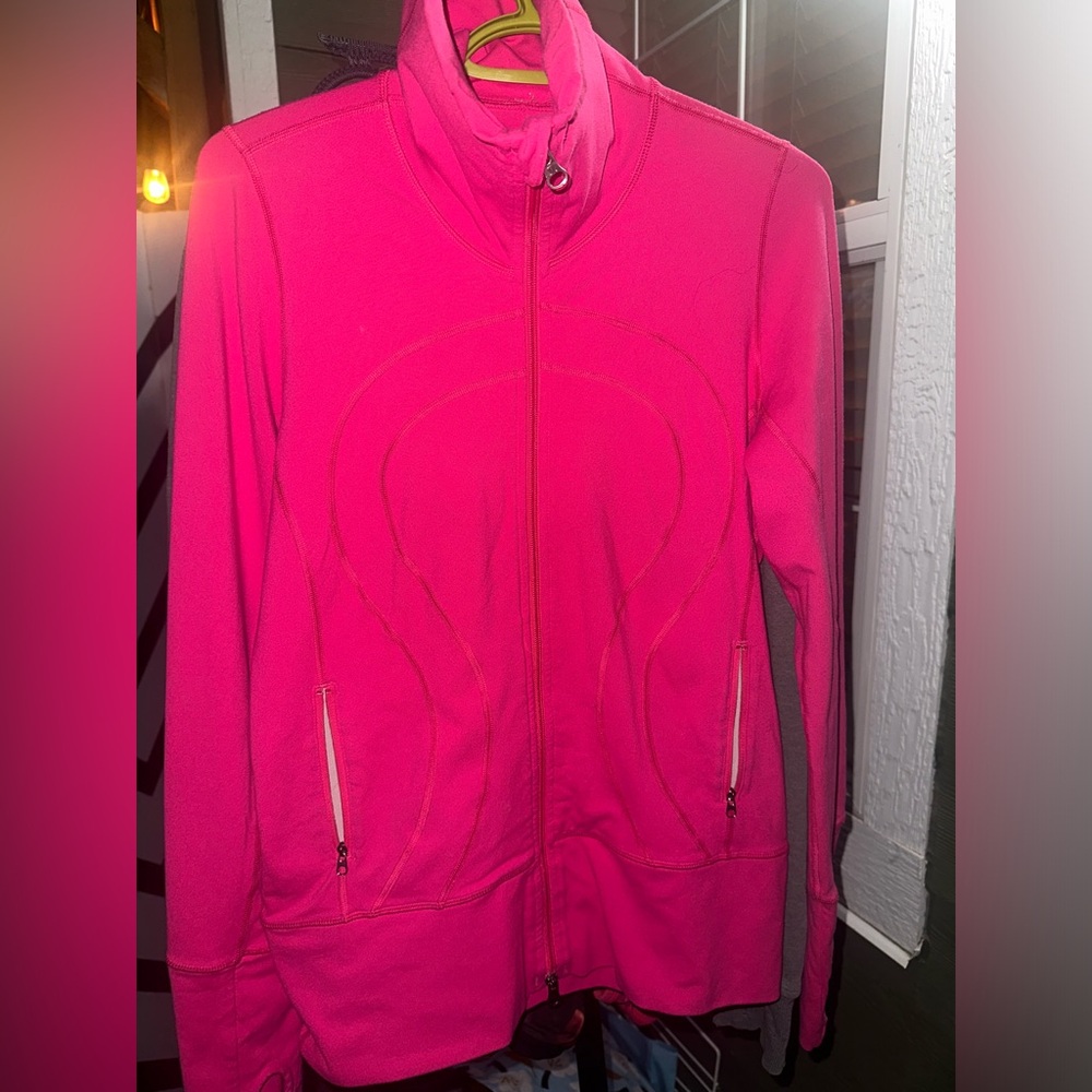 Lululemon size 10 define sweater in sonic pink